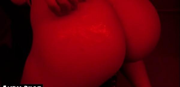 Geiler Dreier mit Prostituierte im Puff